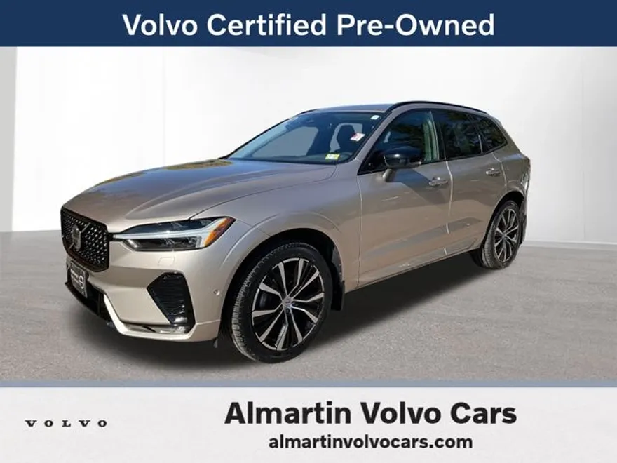 2023 Volvo XC60 B5 Plus photo 1