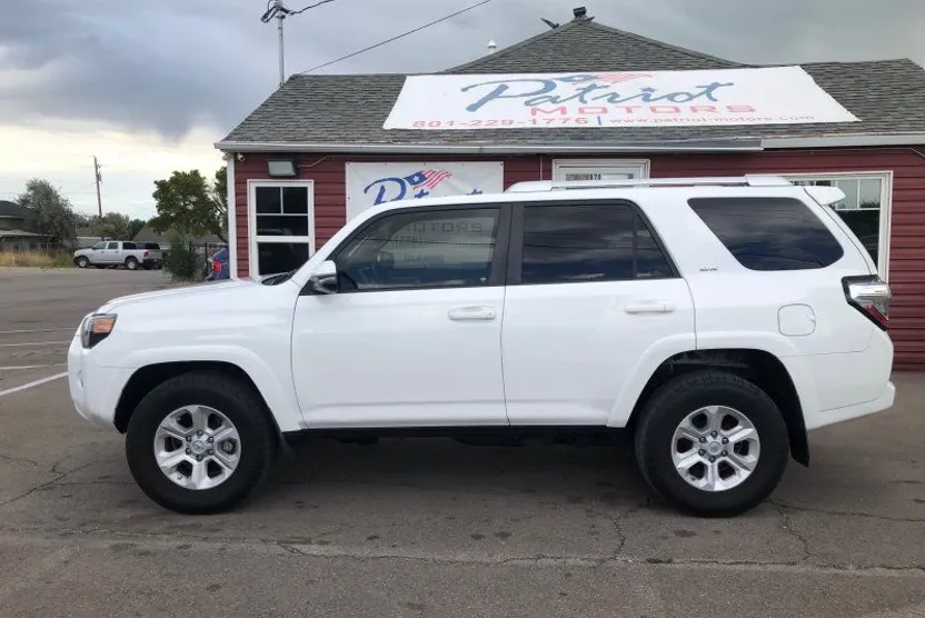 2014 Toyota 4Runner SR5 Premium photo 1