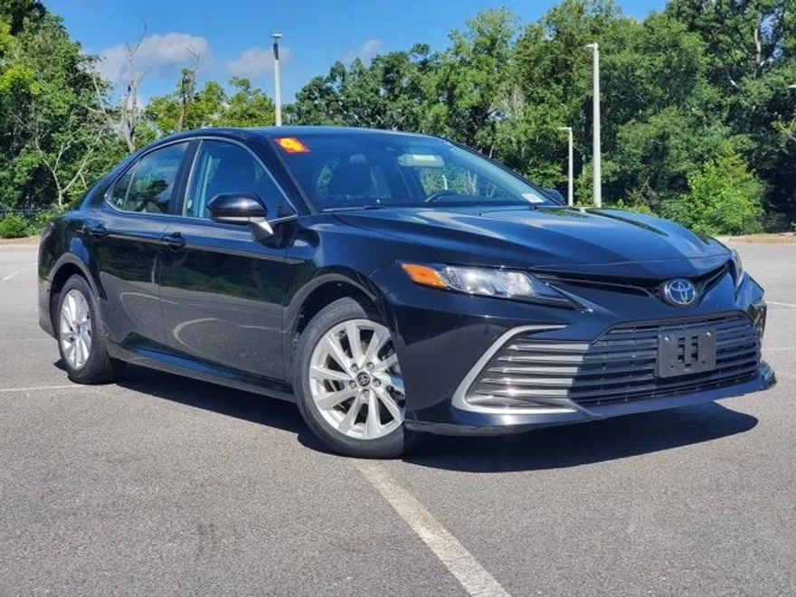 2024 Toyota Camry LE photo 1