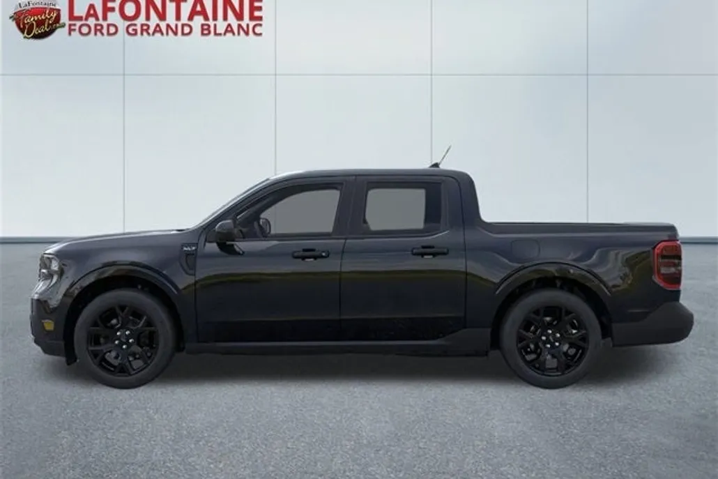 2025 Ford Maverick XLT photo 1