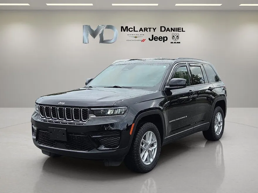 2024 Jeep Grand Cherokee Laredo photo 1