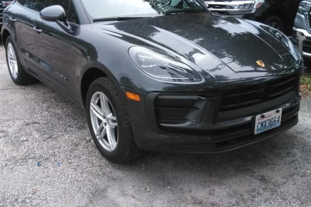 2024 Porsche Macan Base photo 1