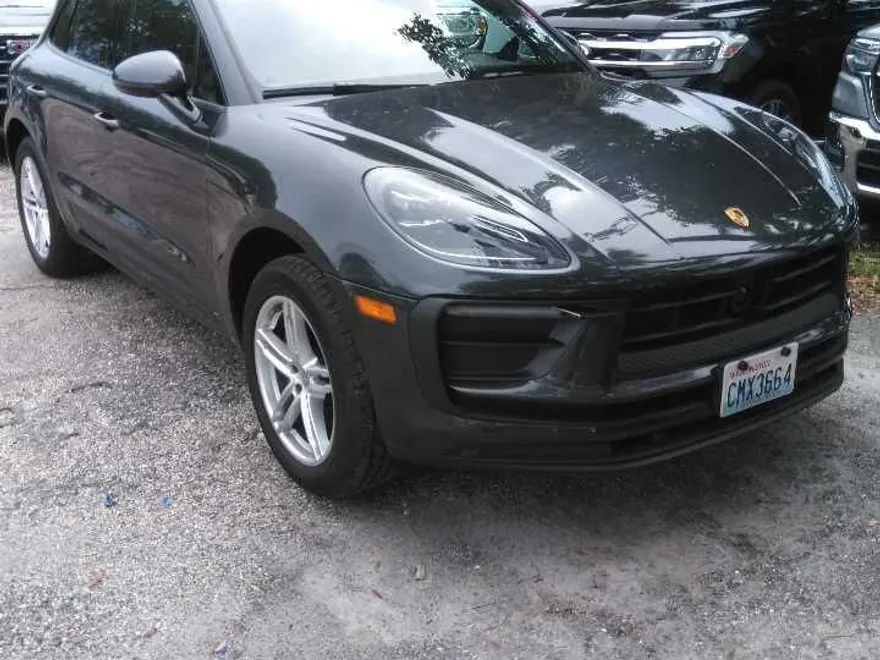 2024 Porsche Macan Base photo 1