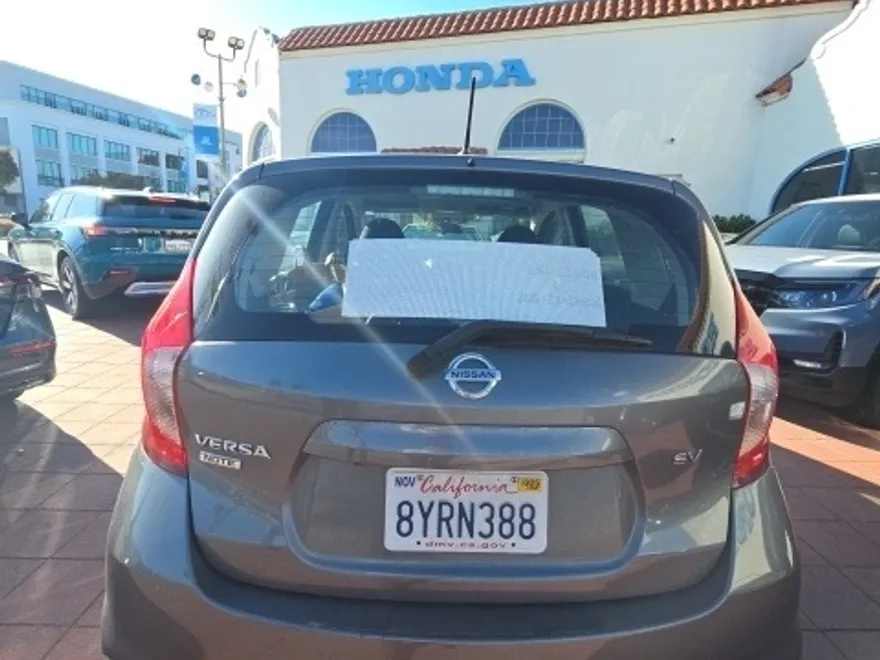 2017 Nissan Versa Note SV photo 1