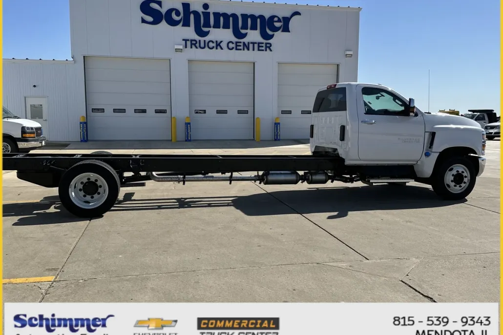 2024 Chevrolet Silverado 6500HD Work Truck photo 1