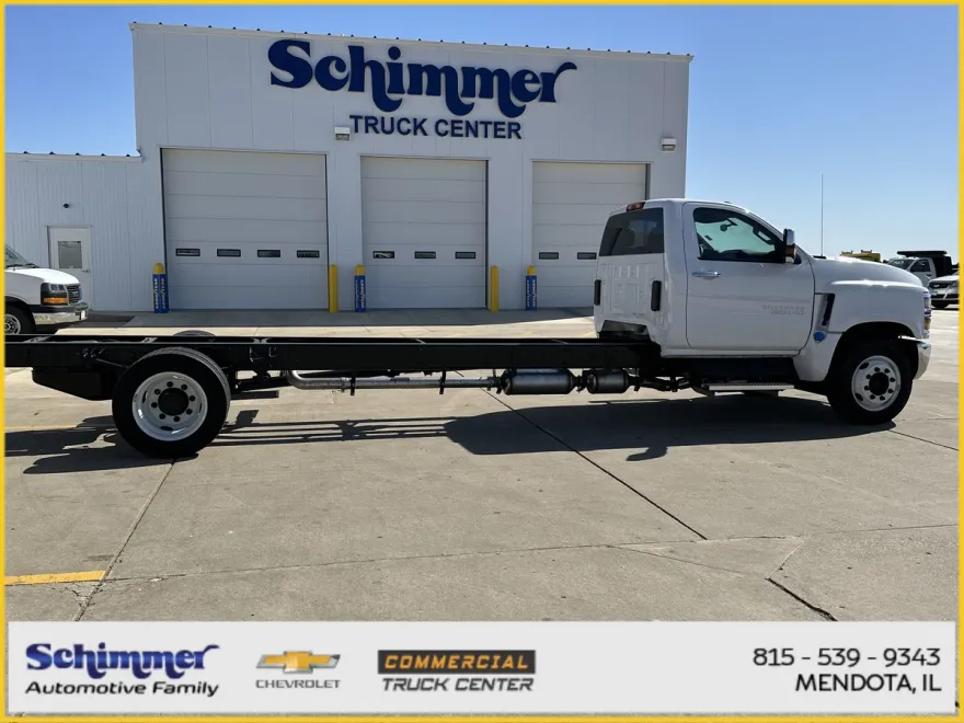 2024 Chevrolet Silverado 6500HD Work Truck photo 1