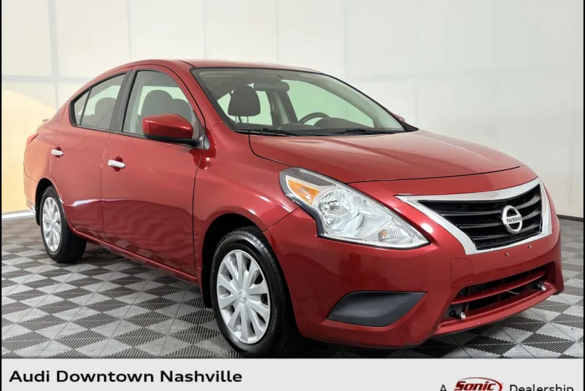 2015 Nissan Versa SV Sedan photo 1