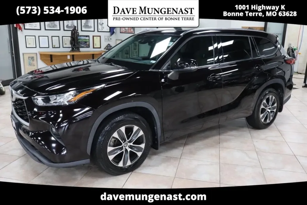 2020 Toyota Highlander XLE photo 1