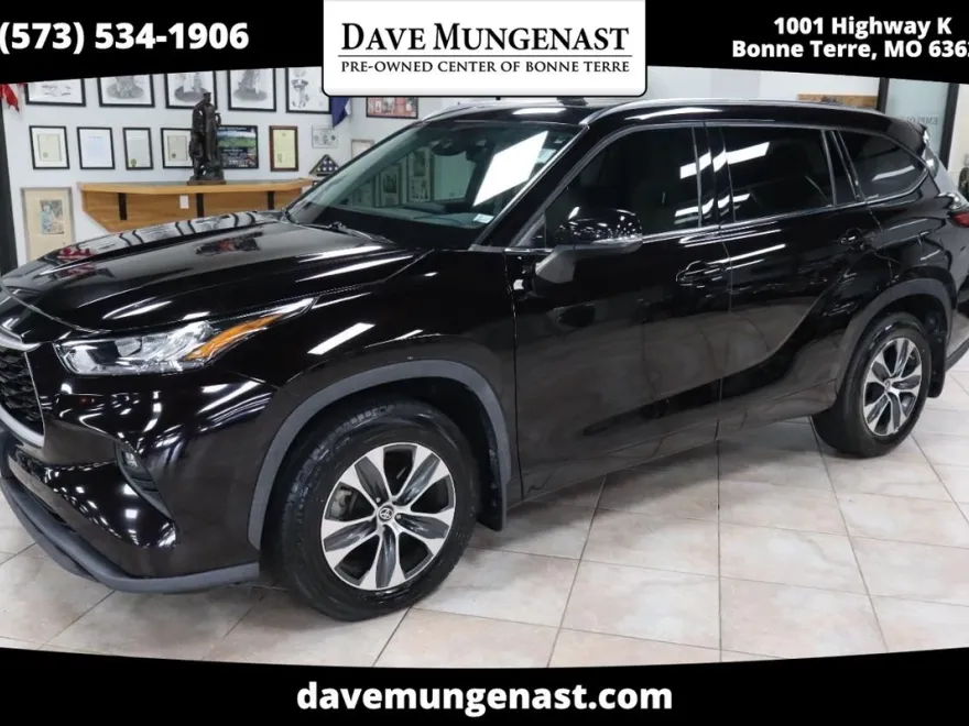 2020 Toyota Highlander XLE photo 1