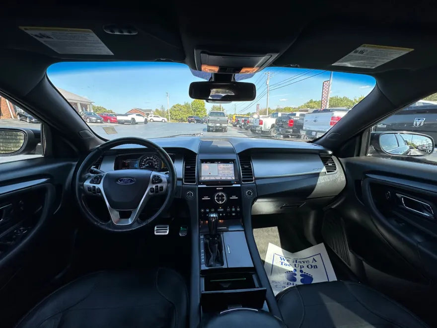 2017 Ford Taurus SHO photo 1