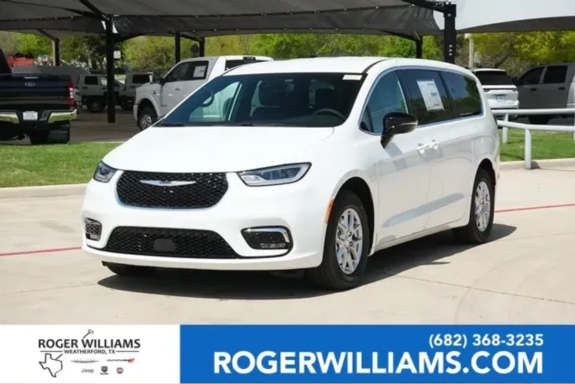2025 Chrysler Pacifica photo 1