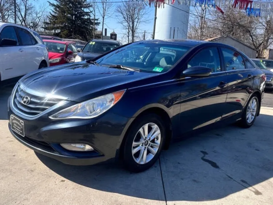 2013 Hyundai Sonata GLS photo 1