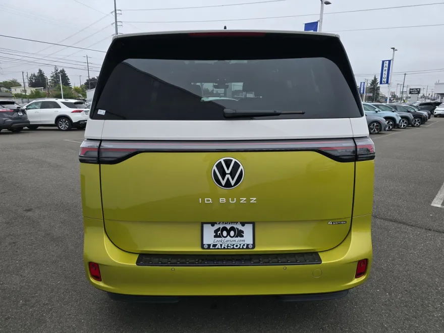 2025 Volkswagen ID. Buzz Pro Plus photo 1