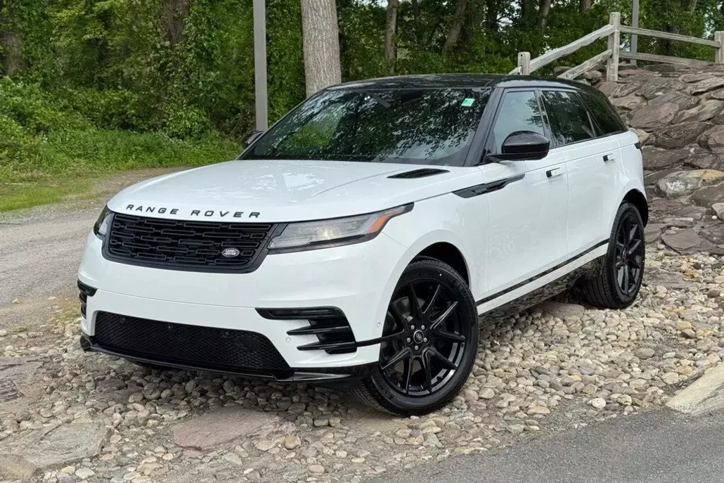 2026 Land Rover Range Rover Velar SE photo 1