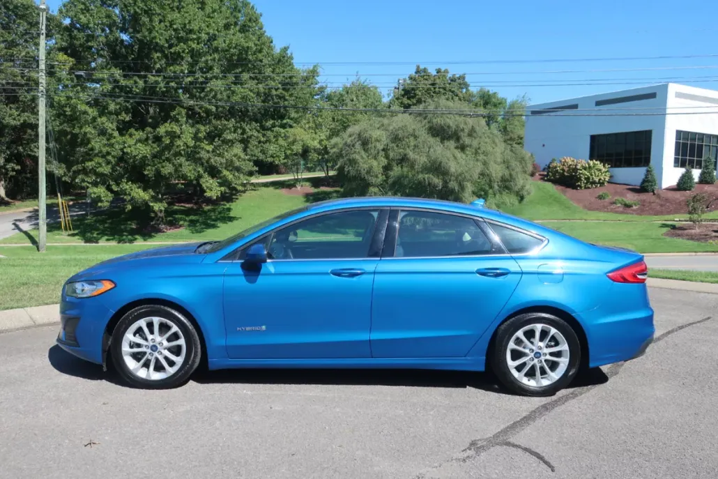 2019 Ford Fusion Hybrid SE photo 1