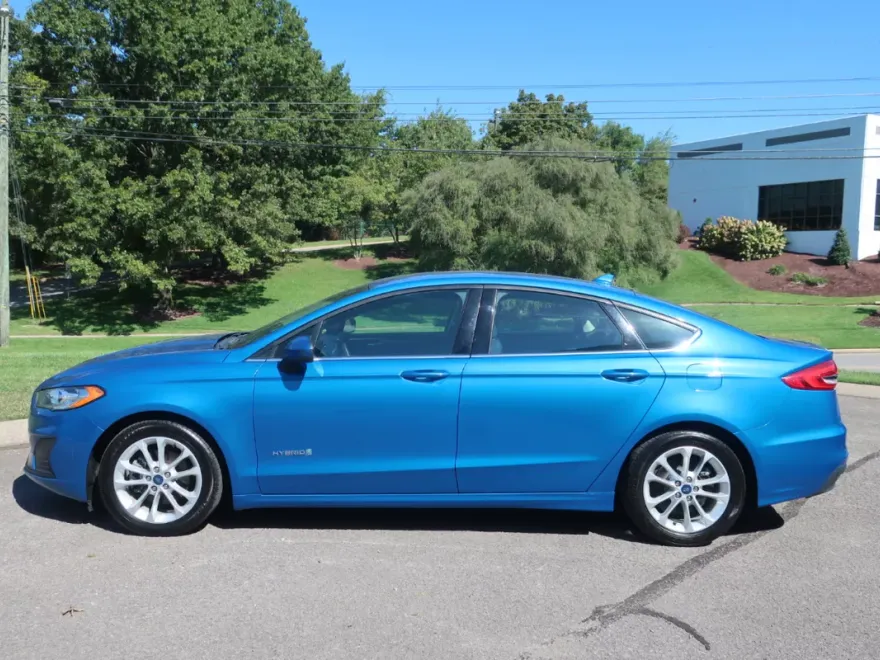 2019 Ford Fusion Hybrid SE photo 1