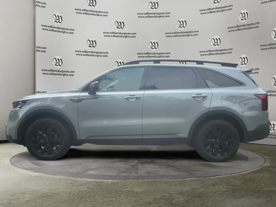 2022 Kia Sorento S photo 1