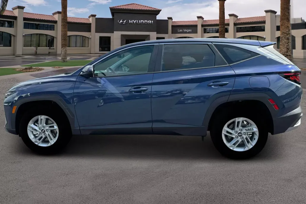 2025 Hyundai Tucson SE photo 1