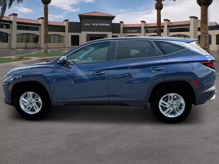 2025 Hyundai Tucson SE photo 1
