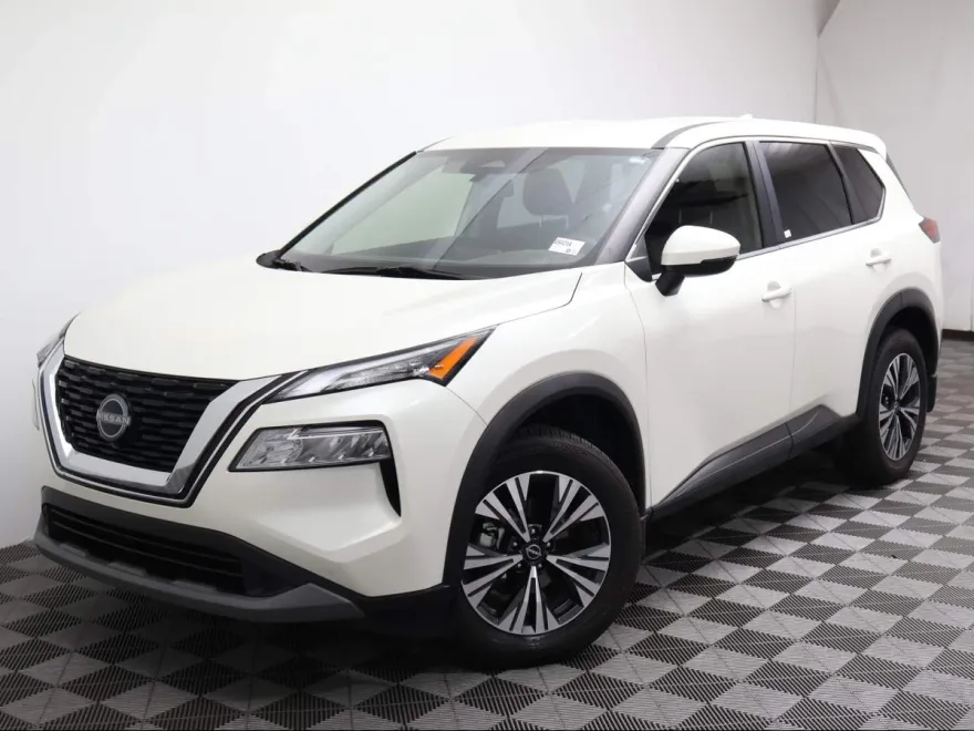 2022 Nissan Rogue SV photo 1