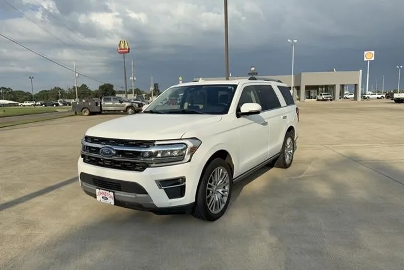 2022 Ford Expedition Limited photo 1