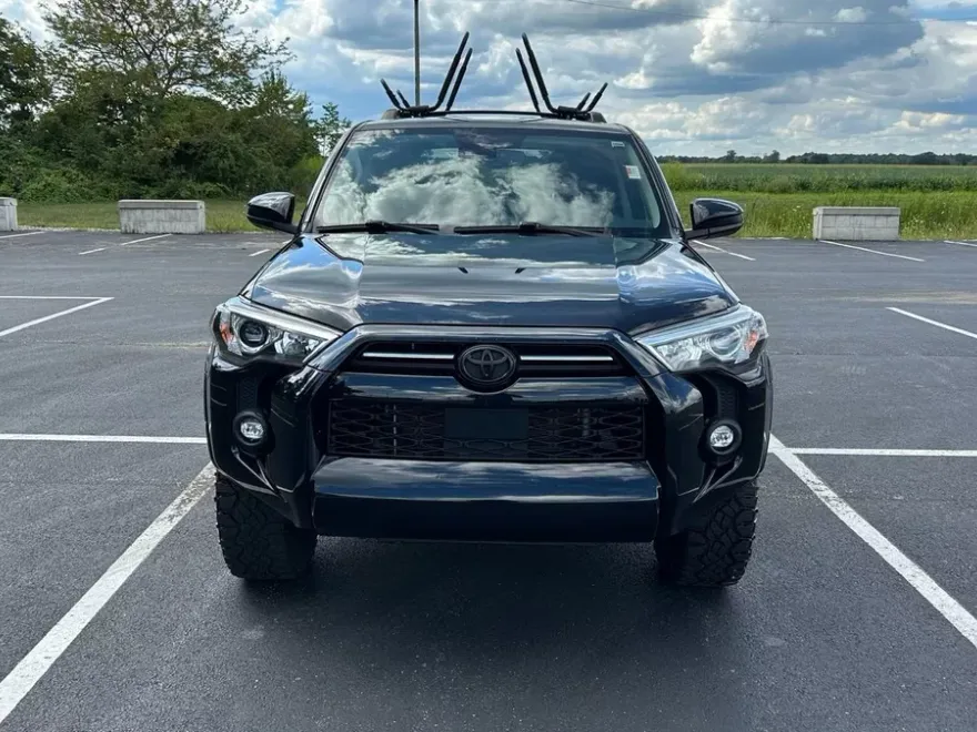 2021 Toyota 4Runner SR5 photo 1