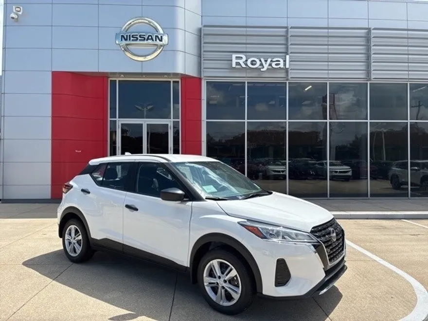 2025 Nissan Kicks Play S photo 1