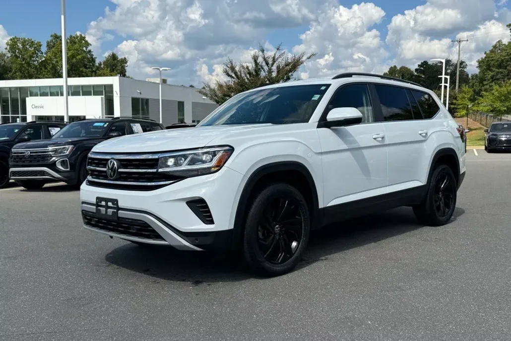 2022 Volkswagen Atlas V6 SE Technology photo 1