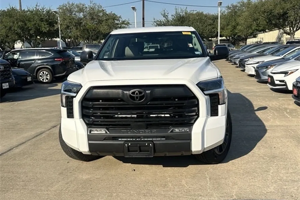 2024 Toyota Tundra SR5 photo 1