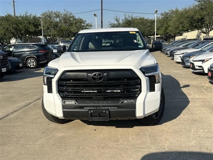 2024 Toyota Tundra SR5 photo 1
