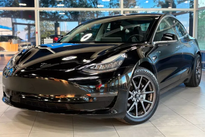 2018 Tesla Model 3 Long Range photo 1
