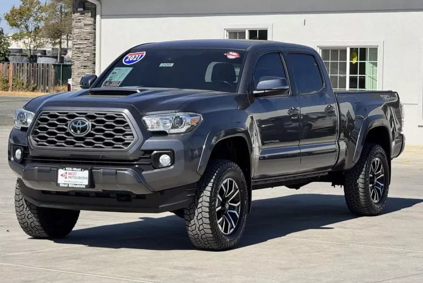 2021 Toyota Tacoma SR5 photo 1