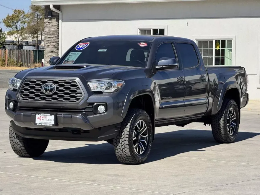 2021 Toyota Tacoma SR5 photo 1