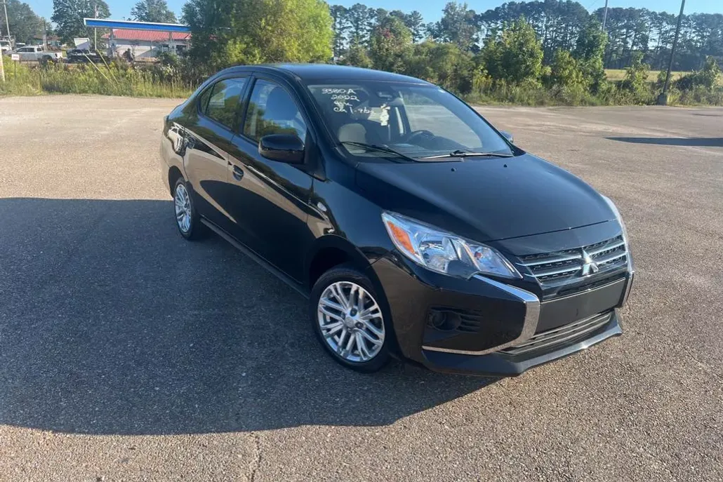 2022 Mitsubishi Mirage G4 LE photo 1