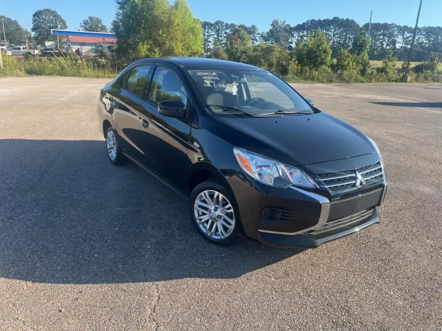 2022 Mitsubishi Mirage G4 LE photo 1