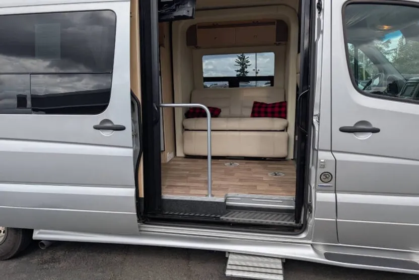 2014 Mercedes Benz Sprinter High Roof photo 1