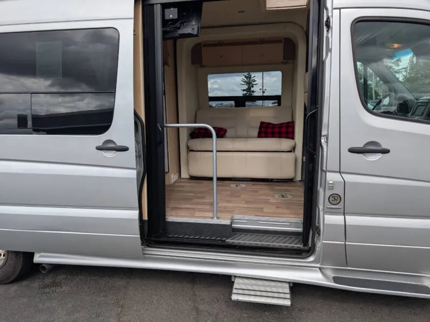 2014 Mercedes Benz Sprinter High Roof photo 1