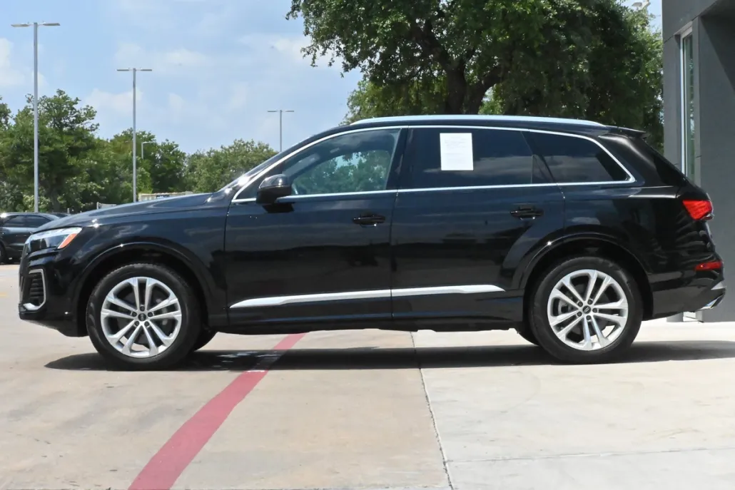 2025 Audi Q7 Premium photo 1