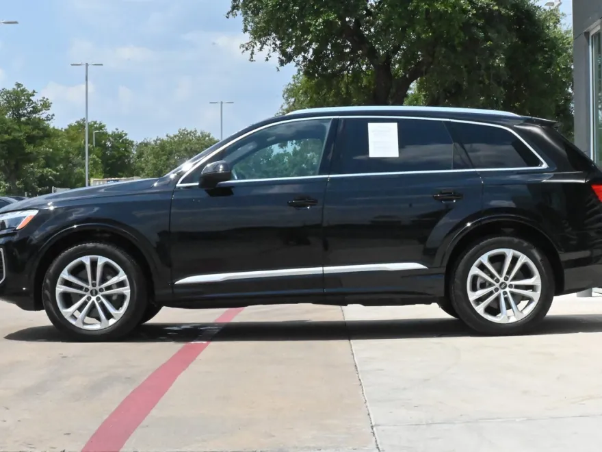 2025 Audi Q7 Premium photo 1