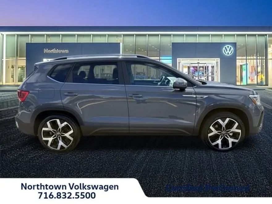 2022 Volkswagen Taos SEL photo 1