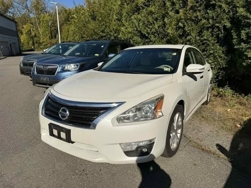 2014 Nissan Altima 2.5 SV photo 1