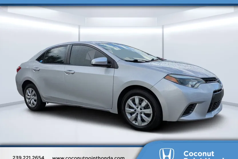 2016 Toyota Corolla LE photo 1