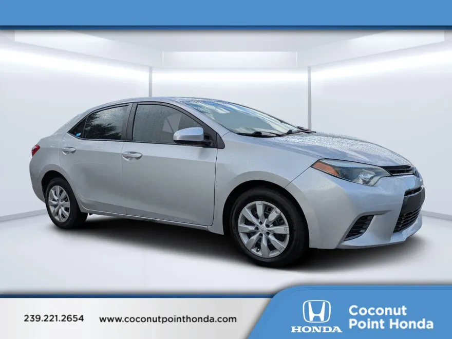 2016 Toyota Corolla LE photo 1