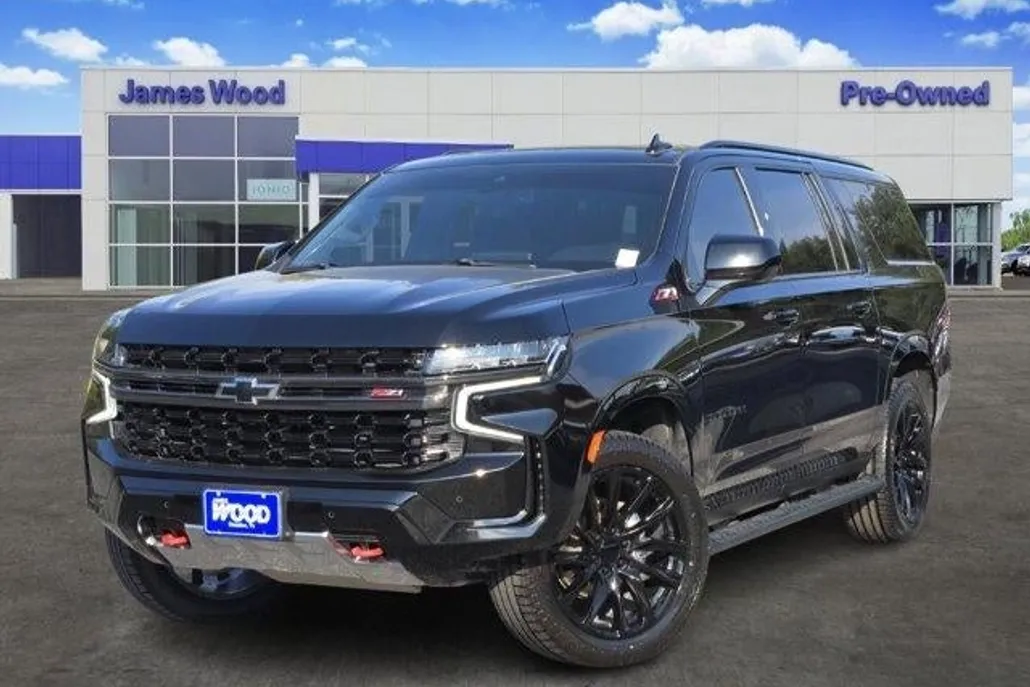 2022 Chevrolet Suburban Z71 photo 1