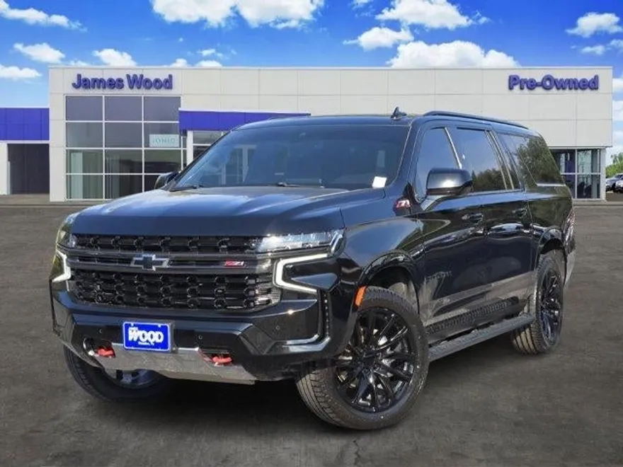 2022 Chevrolet Suburban Z71 photo 1
