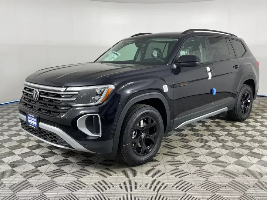 2025 Volkswagen Atlas Peak Edition SE photo 1
