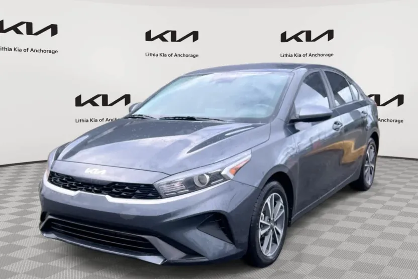 2024 Kia Forte LXS photo 1
