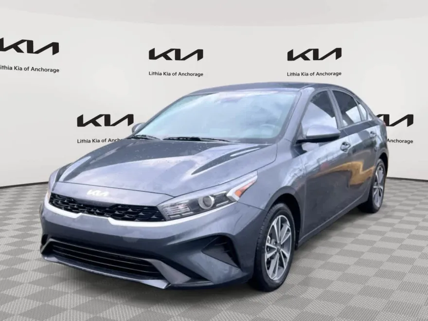 2024 Kia Forte LXS photo 1