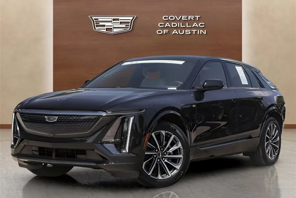 2024 Cadillac Lyriq Sport photo 1