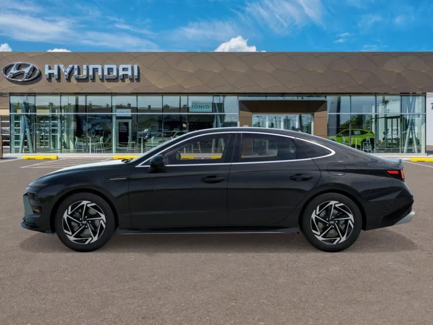2026 Hyundai Sonata SEL Sport photo 1